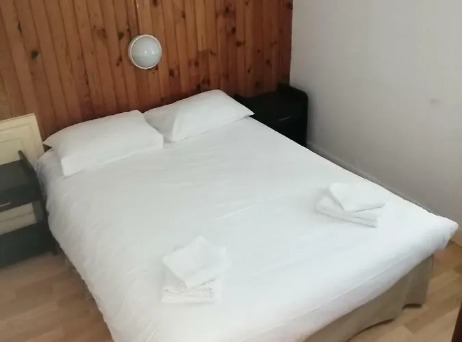 Mamyvonne Pensión Tendon