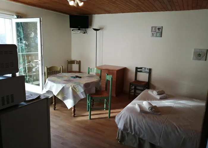 Pensión Mamyvonne 3*